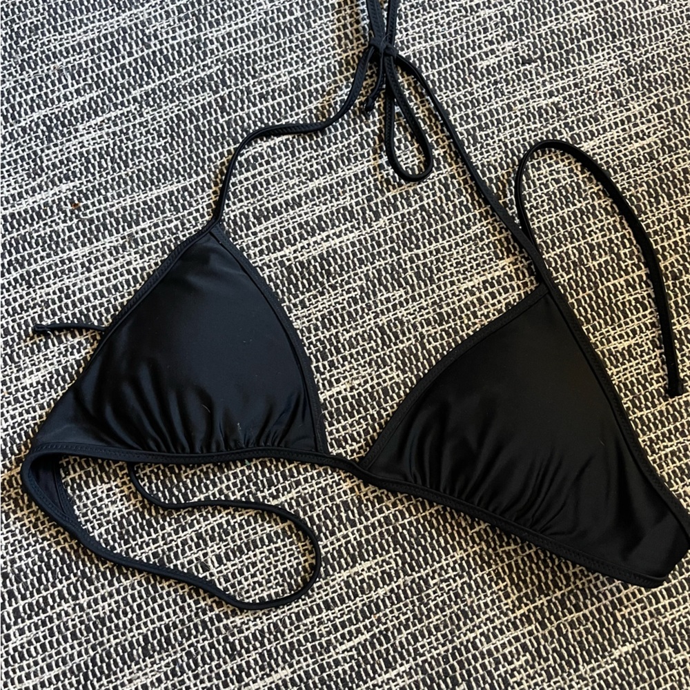 Aerie NWOT Black Triangle Bikini Top sz medium